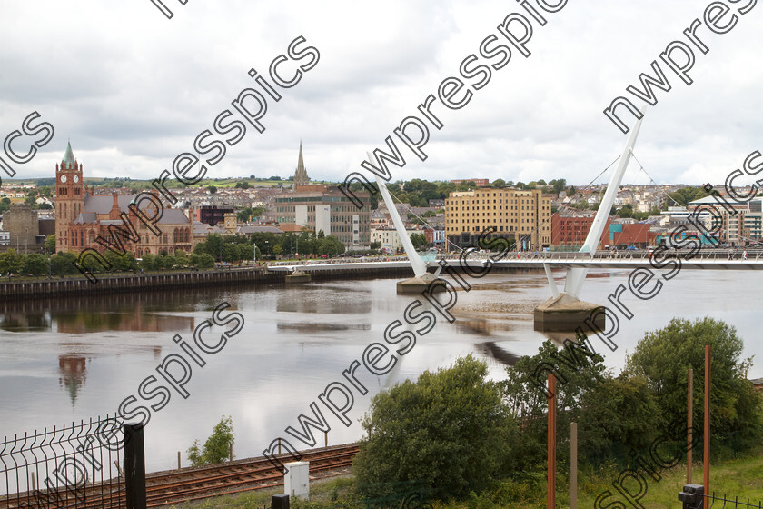 PEACE-BRIDGE-DERRY-2015-1 
 (Photo - Tom Heaney, nwpresspics)