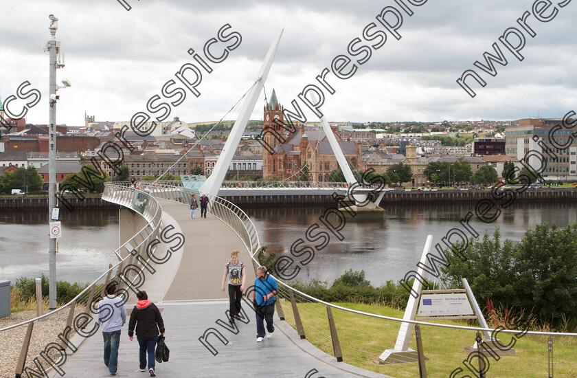 PEACE-BRIDGE-DERRY-2015-3 
 (Photo - Tom Heaney, nwpresspics)